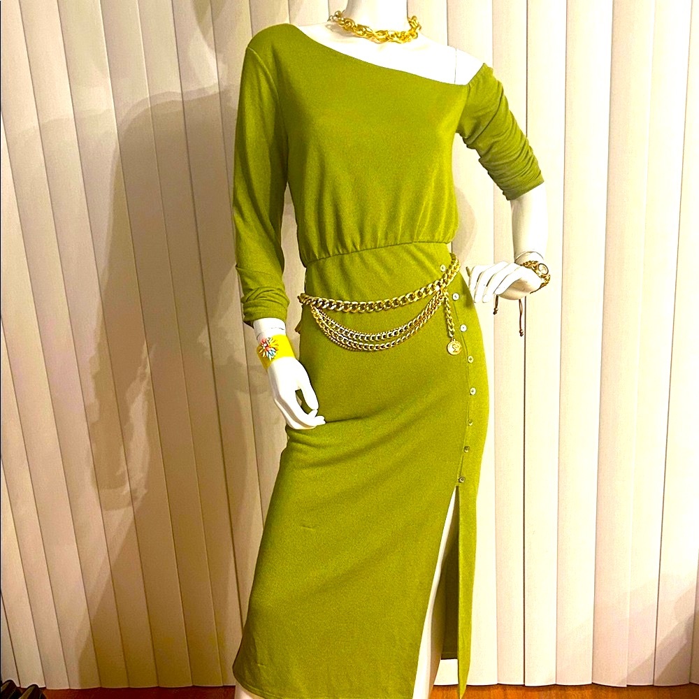 Lovers + Friends Green Asymmetrical Dress!  We don’t do regular!! - Picture 2 of 12